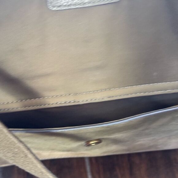 Fossil McKinley olive green leather/suede crossbody - Picture 3 of 14